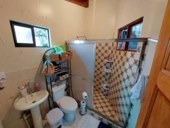 Se vende casa con uso de suelo comercial en San Francisco de Heredia 