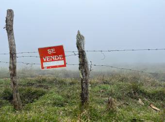 SE VENDE terreno con potrero y montaña en Dulce Nombre de Coronado.