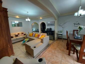 Se vende casa cerca de Mall Oxigeno en San Francisco Heredia 25-268