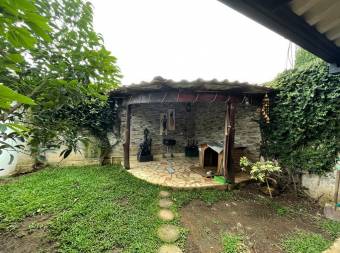 Se vende casa cerca de Mall Oxigeno en San Francisco Heredia 25-268