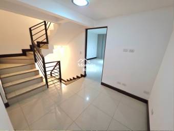 Alquiler de Casa Condominio Parques del Sol, Santa Ana