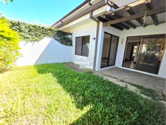 Alquiler de Casa Condominio Parques del Sol, Santa Ana