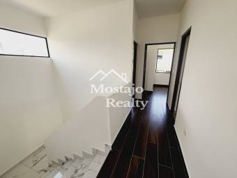 Alquiler de Casa moderna en Condominio Villas del Sol, San Rafael de Alajuela