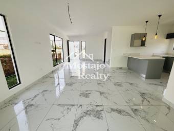 Alquiler de Casa moderna en Condominio Villas del Sol, San Rafael de Alajuela