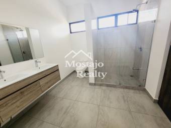 Alquiler de Casa moderna en Condominio Villas del Sol, San Rafael de Alajuela
