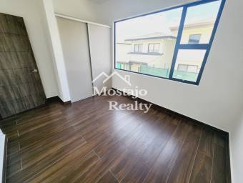Alquiler de Casa moderna en Condominio Villas del Sol, San Rafael de Alajuela