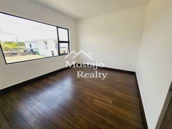 Alquiler de Casa moderna en Condominio Villas del Sol, San Rafael de Alajuela