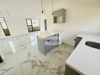 Alquiler de Casa moderna en Condominio Villas del Sol, San Rafael de Alajuela