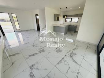 Alquiler de Casa moderna en Condominio Villas del Sol, San Rafael de Alajuela