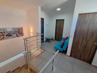 Se vende casa con amplio patio en Heredia 26-993