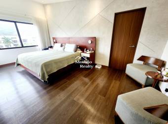 Alquiler de penthouse de 2 niveles, Condominio Parques del Sol, Santa Ana