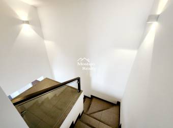 Alquiler de penthouse de 2 niveles, Condominio Parques del Sol, Santa Ana