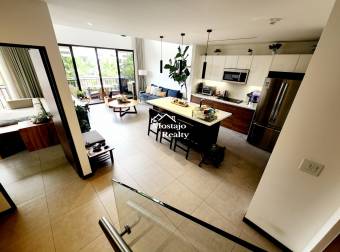 Alquiler de penthouse de 2 niveles, Condominio Parques del Sol, Santa Ana