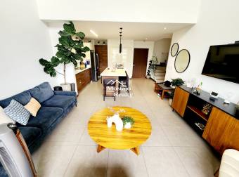 Alquiler de penthouse de 2 niveles, Condominio Parques del Sol, Santa Ana