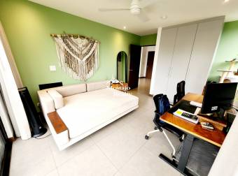 Alquiler de penthouse de 2 niveles, Condominio Parques del Sol, Santa Ana