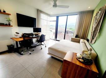 Alquiler de penthouse de 2 niveles, Condominio Parques del Sol, Santa Ana