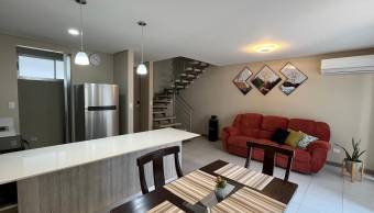 Se vende casa con mucha luz natural en Ulloa Heredia 26-1160