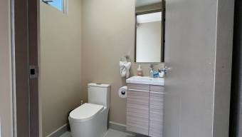 Se vende casa con mucha luz natural en Ulloa Heredia 26-1160