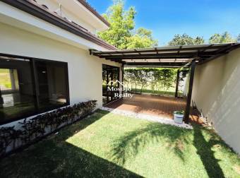 Alquiler de Casa esquinera, Condominio Parques del Sol, Santa Ana