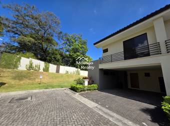 Alquiler de Casa esquinera, Condominio Parques del Sol, Santa Ana