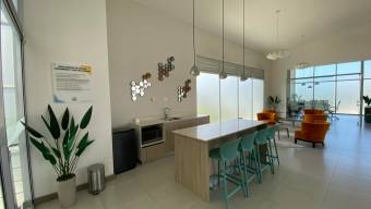 Se vende casa con patio en Ulloa Heredia 26-733