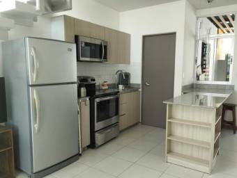 Se vende casa en Mercedes Heredia 26-1071