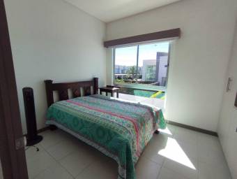 Se vende casa en Mercedes Heredia 26-1071