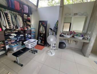 Se vende casa con lote de 5371 m2 en San Antonio Belén 26-673