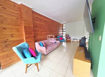 Alquiler de Casa de Lujo con Piscina Privada en Residencial Valle del Sol, Santa Ana