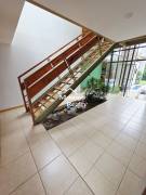 Alquiler de Casa de Lujo con Piscina Privada en Residencial Valle del Sol, Santa Ana