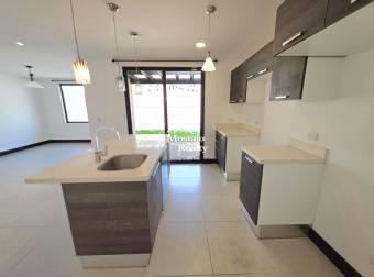 Alquiler de Casa Condominio Parques del Sol, Santa Ana