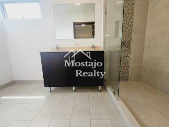 Venta de casa nueva, Condominio Piamonte, Brasil de Mora