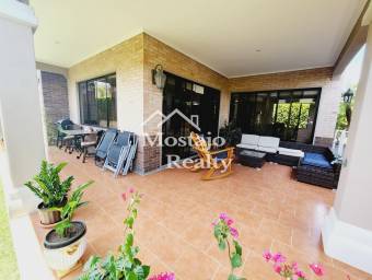 Venta de Casa, Condominio Puerta de Hierro, Santa Ana