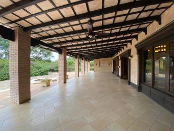 Se vende mansión con lote de 10756 m2 en La Guácima Alajuela 23-904