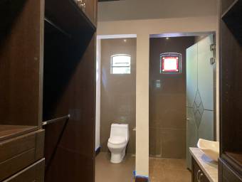 Se vende mansión con lote de 10756 m2 en La Guácima Alajuela 23-904