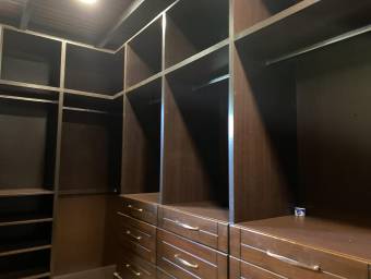 Se vende mansión con lote de 10756 m2 en La Guácima Alajuela 23-904