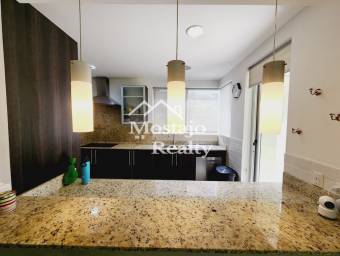 Venta de lujoso apartamento, Condominio en Piedades de Santa Ana