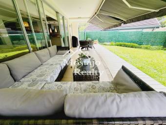 Venta de lujoso apartamento, Condominio en Piedades de Santa Ana