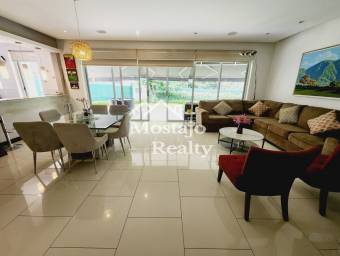 Venta de lujoso apartamento, Condominio en Piedades de Santa Ana