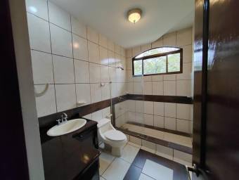 Se vende quinta de lujo con lote de más de 5300m2 en Atenas Alajuela 24-963