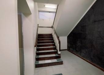 Se vende edificio en Carmen San José 25-504