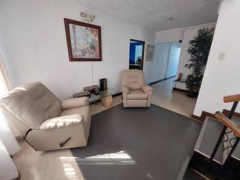 Se vende edificio con uso de suelo mixto en Catedral San José 24-1766