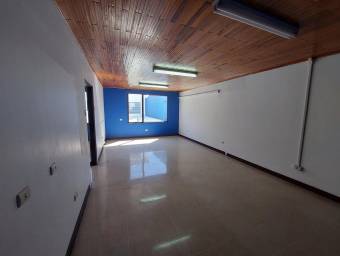 Se vende edificio con uso de suelo mixto en Catedral San José 24-1766