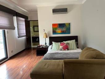 Se vende casa con lote de 1200 m2 en Pozos Santa Ana 25-1961