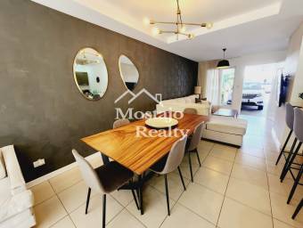 Venta de Casa, Condominio Lomas de Santa Ana, Santa Ana