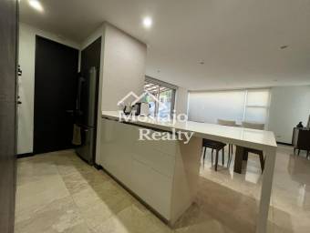 Venta de Casa esquinera, 3 niveles, Condominio Paseo del Sol, Santa Ana centro