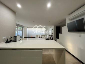 Venta de Casa esquinera, 3 niveles, Condominio Paseo del Sol, Santa Ana centro