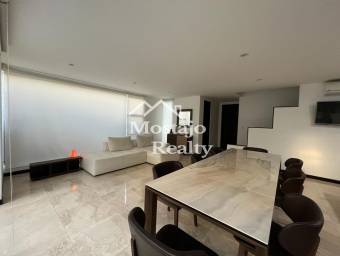 Venta de Casa esquinera, 3 niveles, Condominio Paseo del Sol, Santa Ana centro