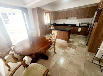 Venta de Casa Independiente en una Planta en Rohrmoser, Impecable