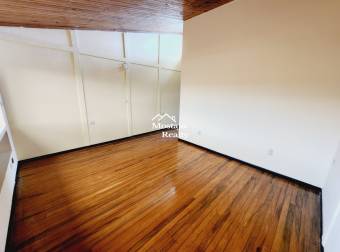 Venta de Casa grande para Negocio o Vivienda, San Pedro, Montes de Oca,